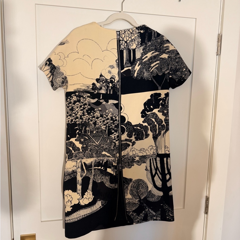 Chloe Black and Cream Graphic Patchwork Mini Dress - Picture 2 of 3